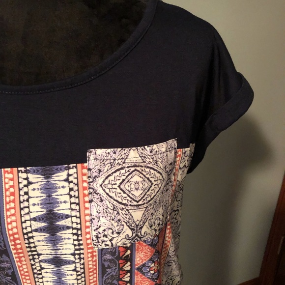 Scoop neck cap sleeve top, size Medium - Picture 2 of 6